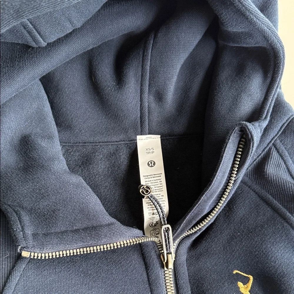 Lululemon PLAYERS championship PGA Tour Gold Man embroidered Half-Zip Hoodie - Picture 4 of 5